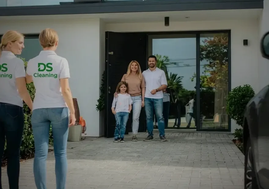 Professional move-out cleaning in Sarasota – cleaner wiping kitchen surfaces during detailed home cleaning service